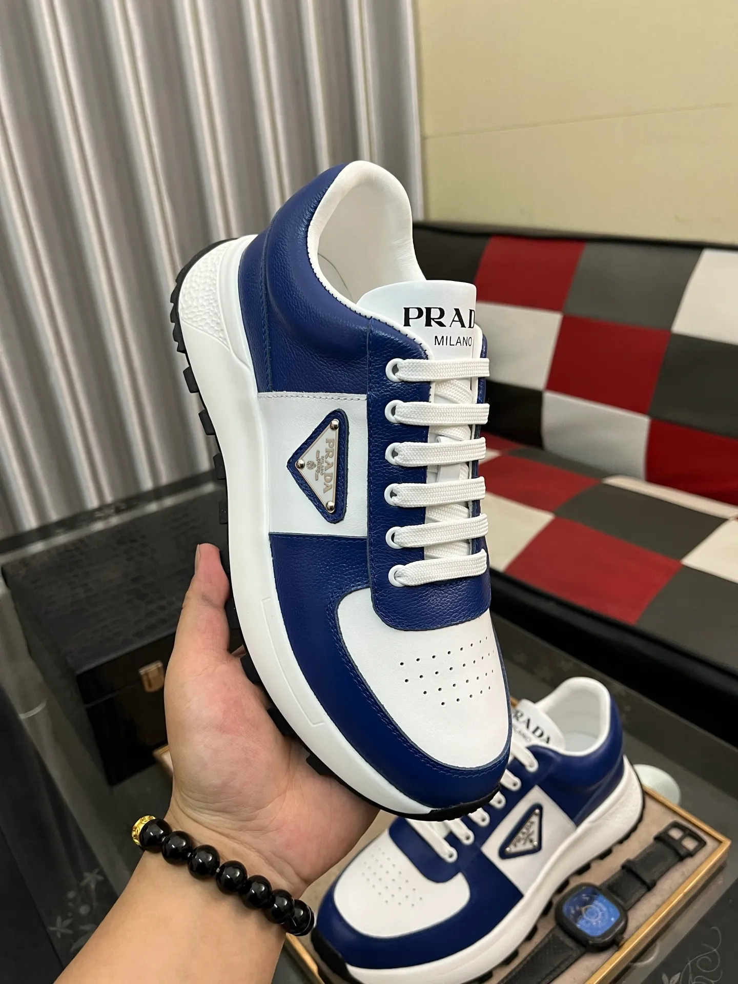 Men's shoes 💰440⌚️⌚️ PRADA [Prada] popular men's shoes, casual shoes and sports shoes! High-end quality 🍀 The upper is made of imported original cowhide 💥 cowhide lining; the original molded outsole. The style is correct and elegant, comfortable and versatile💪 Three quality guarantees. Size: 38-44, 3️⃣colors available.